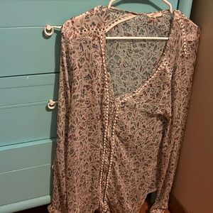 Mystree, size M, sheer tan and floral